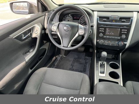 Used 2015 Nissan Altima 2.5 S w/ Power Driver Seat Package image 4