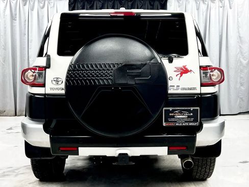 Used 2014 Toyota FJ Cruiser 4WD image 7