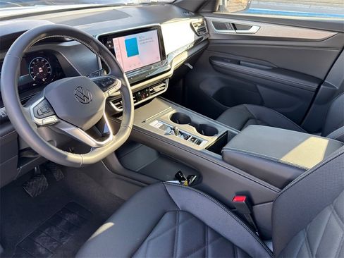 New 2026 Volkswagen Atlas Cross Sport SE image 13