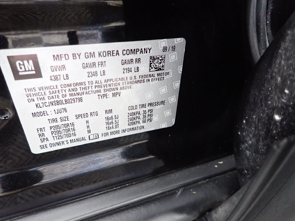 Used 2020 Chevrolet Trax LS w/ Tint and Cruise Package AWD/4WD image 39