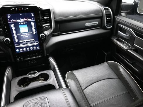 Used 2020 RAM 2500 Laramie AWD/4WD image 38