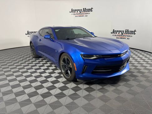Used 2018 Chevrolet Camaro LT w/ RS Package image 7