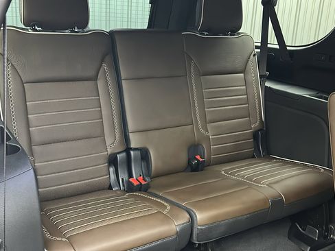 Used 2025 GMC Yukon XL Denali Ultimate image 40