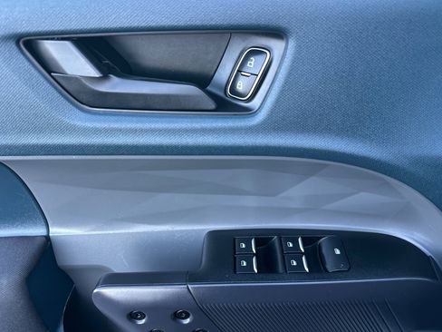 Used 2023 Ford Maverick XL image 11