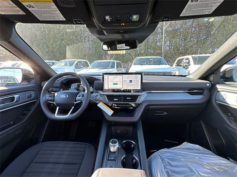 New 2026 Ford Explorer ST-Line w/ ST-Line Street Pack image 16