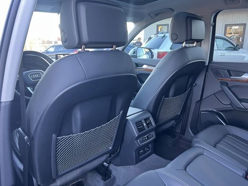 Used 2023 Audi Q5 2.0T Premium w/ Convenience Package image 18
