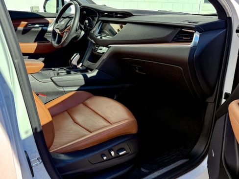 Used 2022 Cadillac XT5 Premium Luxury image 12