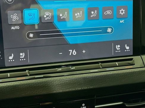 Used 2022 Volkswagen GTI SE image 21