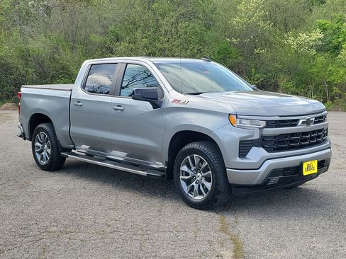 Used 2025 Chevrolet Silverado 1500 RST AWD/4WD image 3
