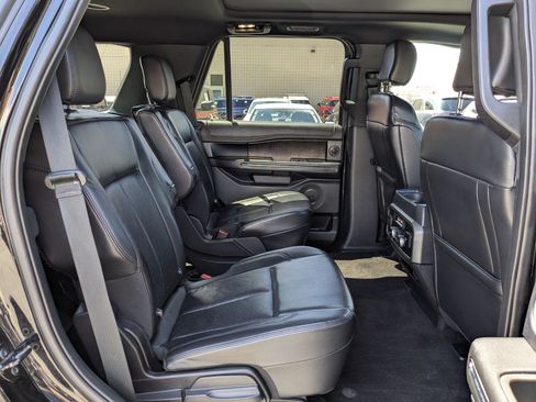 Used 2020 Ford Expedition XLT w/ Equipment Group 202A AWD/4WD image 35
