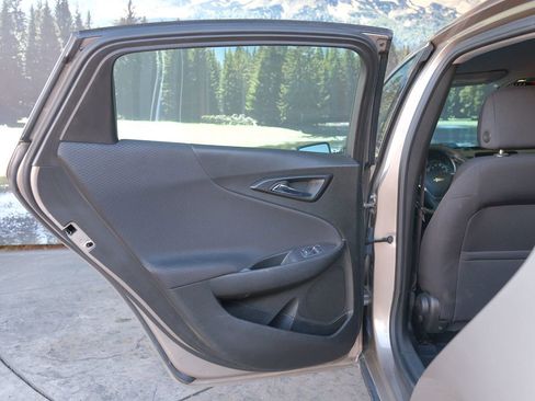 Used 2022 Chevrolet Malibu LS image 33