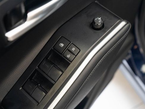 Used 2023 Toyota Highlander L image 14