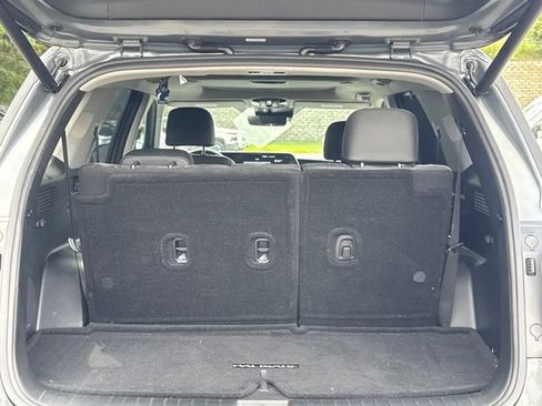 Used 2023 Hyundai Palisade Limited FWD image 13