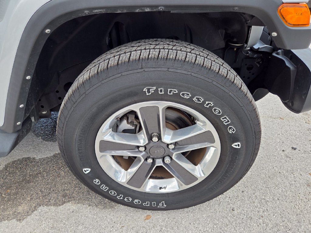 Used 2022 Jeep Wrangler Unlimited Sahara AWD/4WD image 18