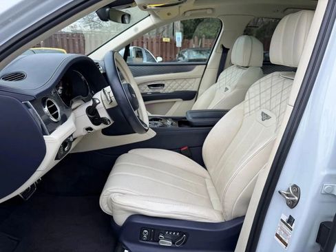 Used 2021 Bentley Bentayga w/ First Edition Specification image 10