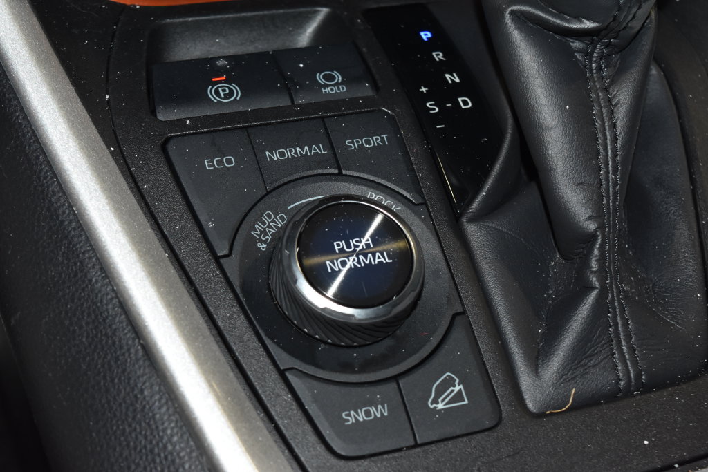 Used 2024 Toyota RAV4 Adventure AWD/4WD image 17
