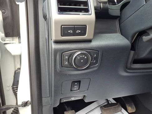Used 2022 Ford F350 Lariat w/ Chrome Package AWD/4WD image 19