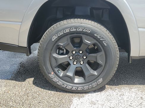 Used 2025 RAM 1500 Big Horn AWD/4WD image 5