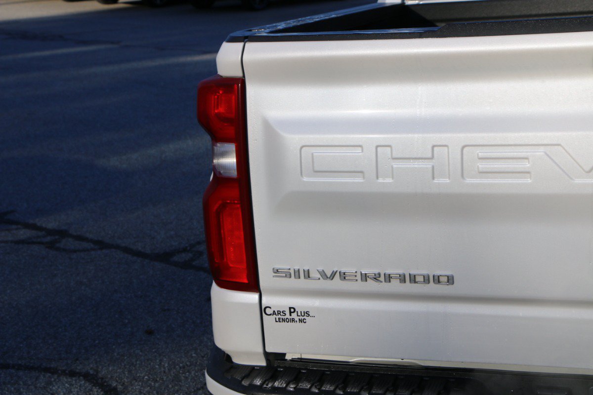 Used 2023 Chevrolet Silverado 1500 High Country w/ High Country Premium Package AWD/4WD image 5