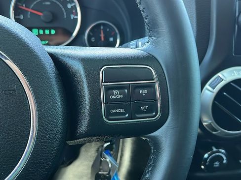 Used 2017 Jeep Wrangler Unlimited Rubicon AWD/4WD image 18