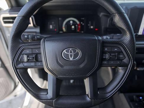 Used 2024 Toyota Tacoma SR5 AWD/4WD image 15