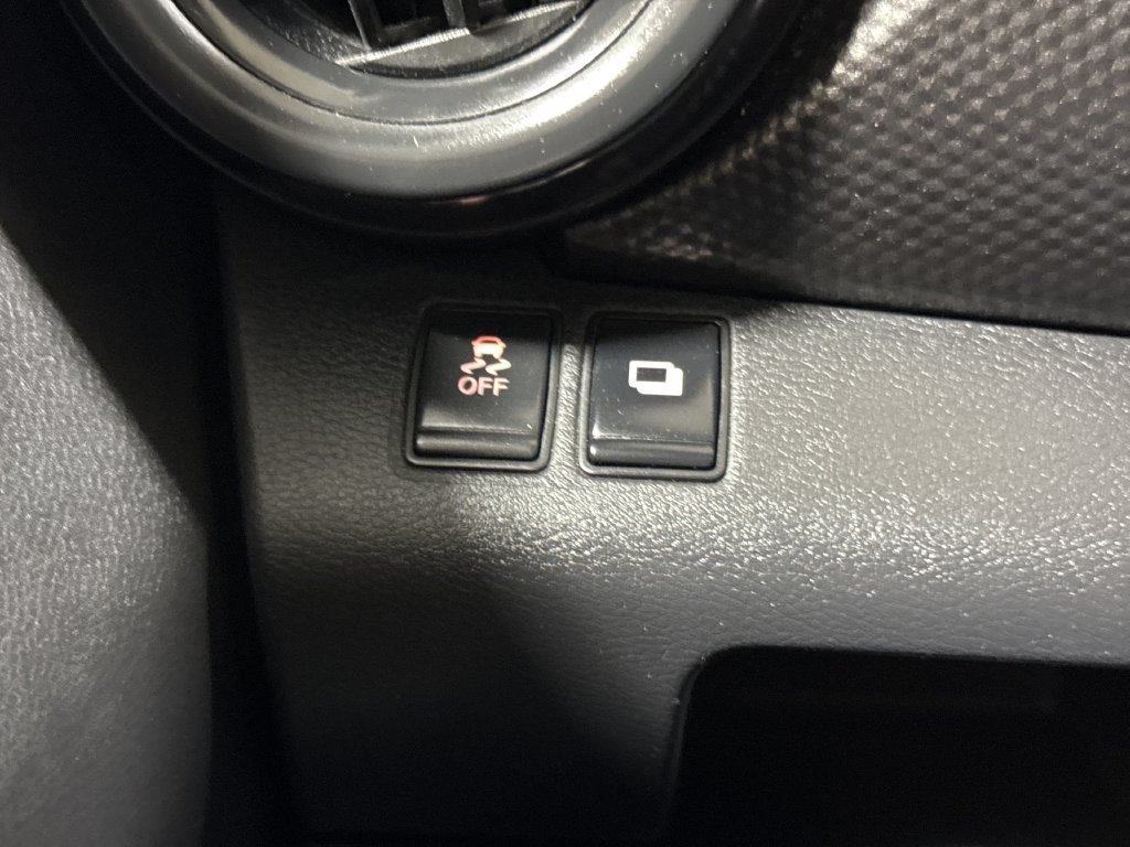 Used 2018 Nissan Kicks S FWD image 18