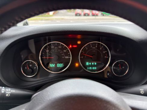 Used 2014 Jeep Wrangler Unlimited Sahara w/ Connectivity Group AWD/4WD image 19
