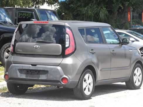 Used 2016 Kia Soul FWD image 7
