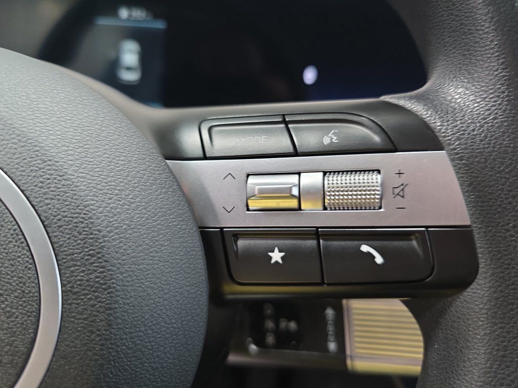 Used 2025 Hyundai Sonata SEL FWD image 17