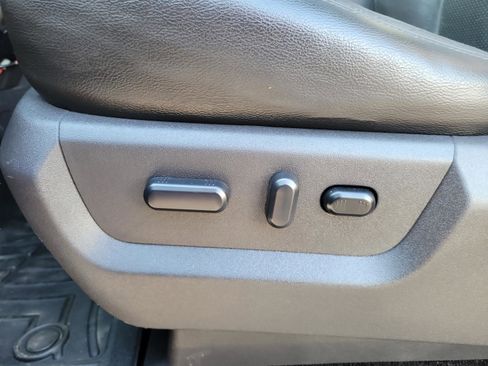 Used 2015 Ford F250 Lariat w/ Chrome Package image 15