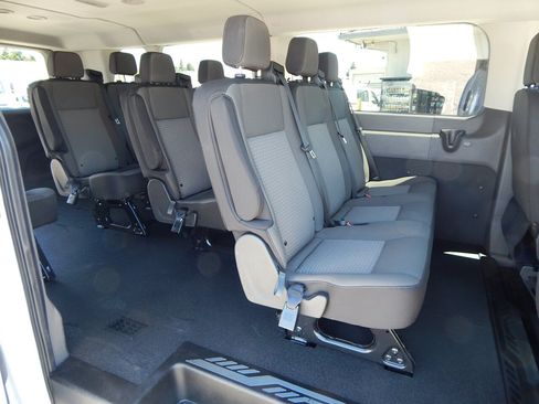 Used 2024 Ford Transit 350 XLT RWD image 3