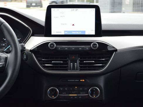 Used 2022 Ford Escape SE w/ SE Sport Appearance Package image 11