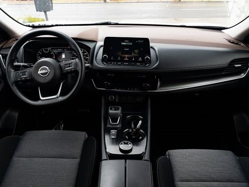 Used 2022 Nissan Rogue SV image 8