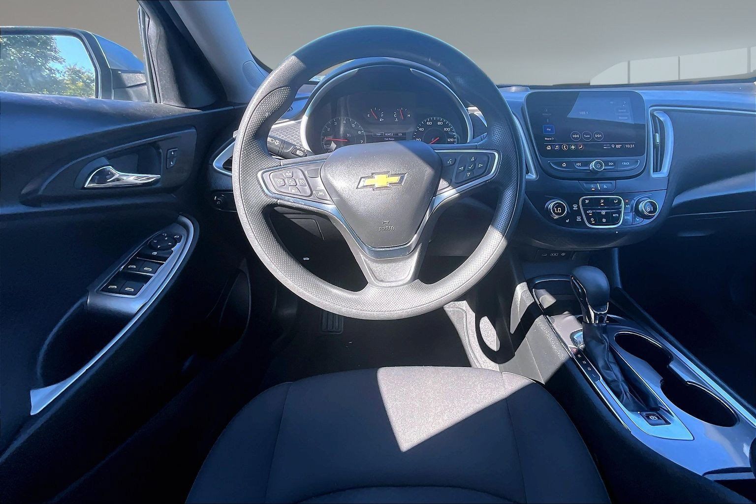 Used 2024 Chevrolet Malibu LT FWD image 9
