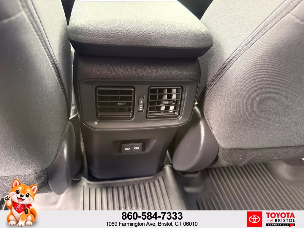 Used 2024 Toyota RAV4 SE w/ Weather & Moonroof Package AWD/4WD image 33