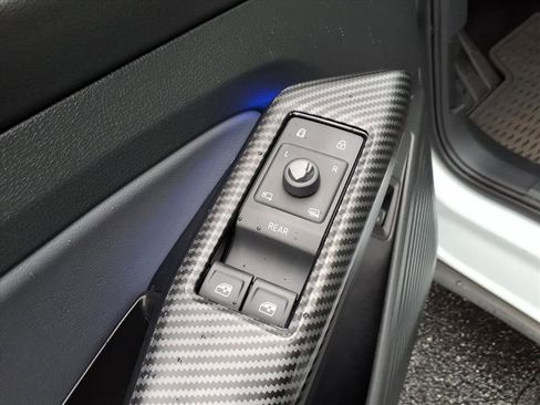 Used 2021 Volkswagen ID.4 Pro S image 10