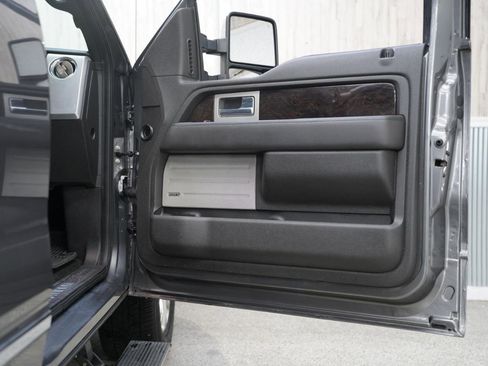 Used 2014 Ford F150 Platinum image 31