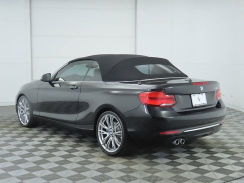 Used 2018 BMW 230i Convertible image 15