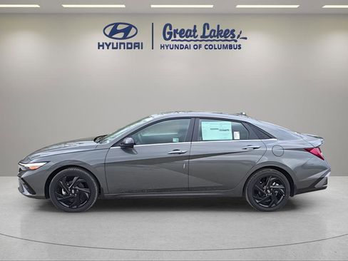 New 2026 Hyundai Elantra SEL Sport Premium FWD image 3