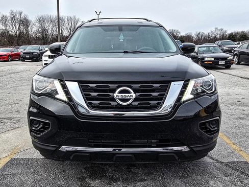 Used 2020 Nissan Pathfinder S image 2
