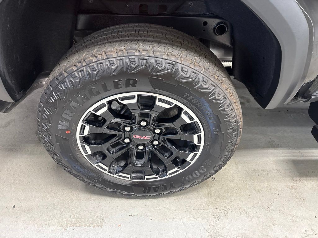 New 2026 GMC Canyon AT4 w/ Technology Plus Package AWD/4WD image 5