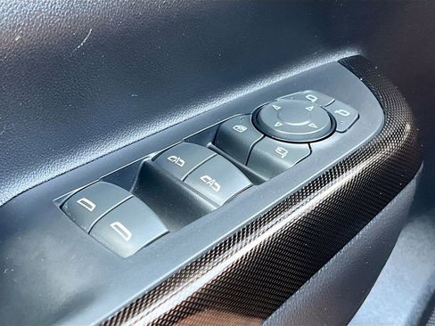 Used 2023 GMC Acadia AT4 w/ Technology Package image 18