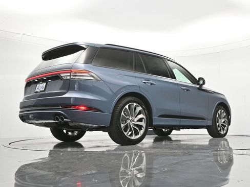 New 2026 Lincoln Aviator 2WD w/ Jet Appearance Package image 40