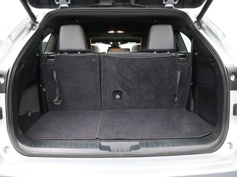 Used 2021 Toyota Highlander XSE FWD image 7