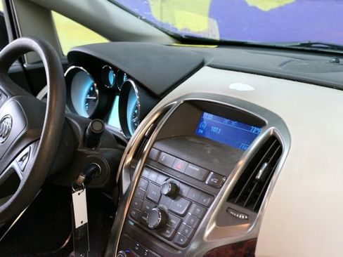 Used 2015 Buick Verano FWD image 10