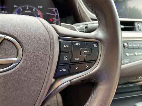 Used 2020 Lexus ES 300h w/ Premium Package FWD image 19