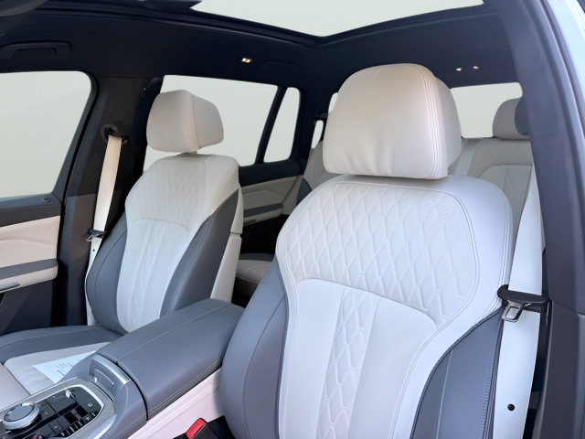 Used 2024 BMW X7 xDrive40i w/ Executive Package AWD/4WD image 26