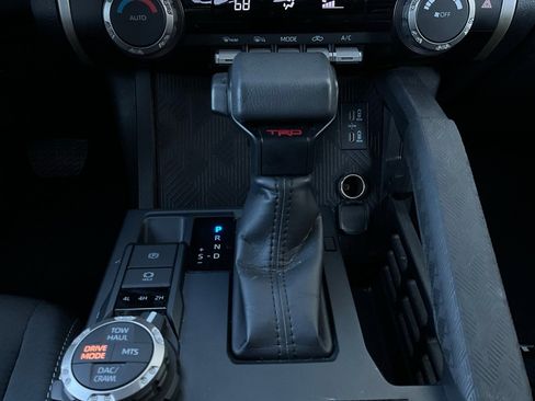 Used 2025 Toyota Tacoma TRD Off-Road image 23