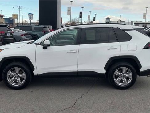 Used 2022 Toyota RAV4 XLE image 4