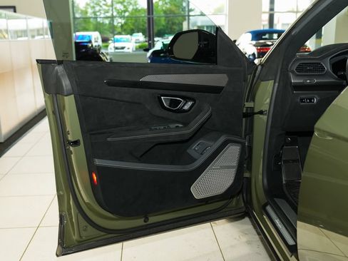 Used 2023 Lamborghini Urus Performante AWD/4WD image 42